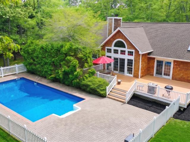 33 Windwood Court