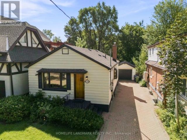 33 Ash Crescent, Toronto, ON, M8W 1E4 house for sale | Listing ID W13751 | Royal LePage