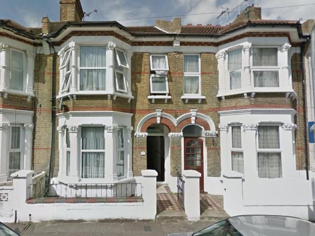 33 Ashburnham Road, Southend On Sea SS1 1 bed in a house share to rent £550 pcm £127 pw