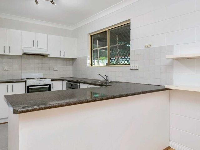 33 Barnett Street Mount Louisa, QLD 4814
