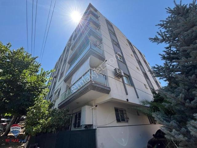33 Buca Atatürk Mahallesi Geniş Tadilatlı 4+1 Satılık Daire