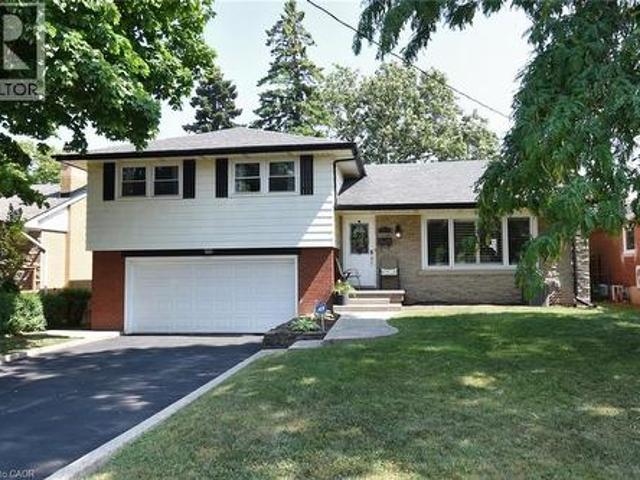 33 Burwell Avenue, Stoney Creek, ON, L8G 3L8 house for sale | Listing ID 40819 | Royal LePage