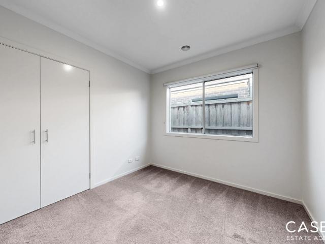 33 Chesney Circuit, Clyde