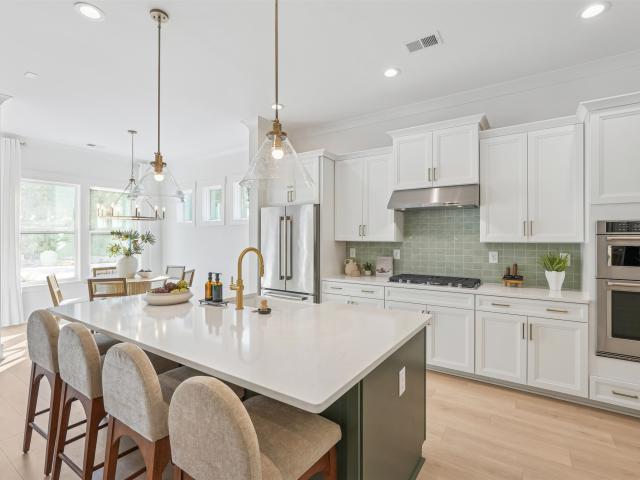 33 Condor Ct