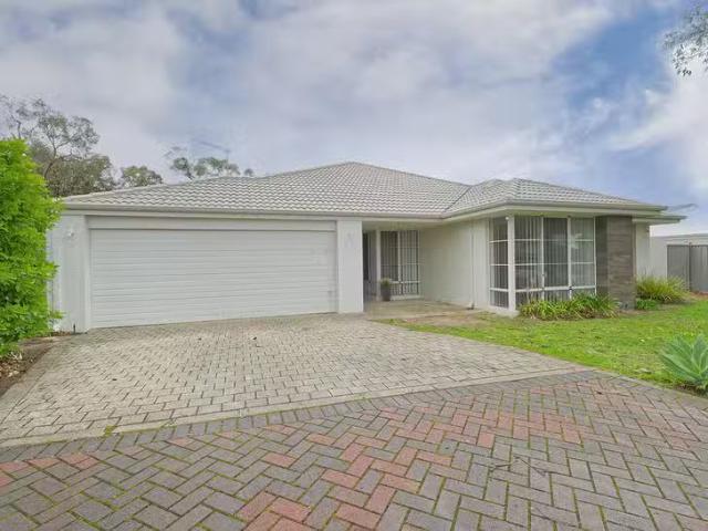 33 Corbridge Avenue, Wellard, WA 6170