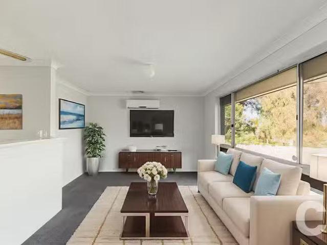 33 Corring Way, Parmelia, WA 6167