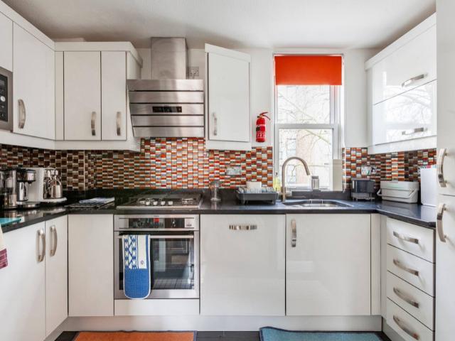 33 Clifton Terrace, Finsbury Park, London N4, 1 bed flat to rent, £2,400 pcm | PrimeLocation