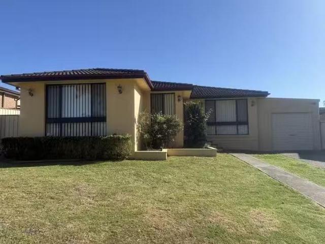 33 Demetrius Road, Rosemeadow, NSW 2560