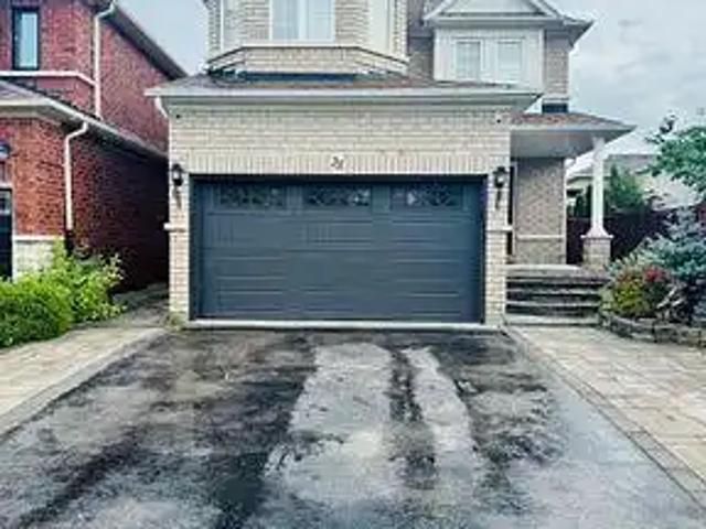 33 DEERWOOD CRESCENT