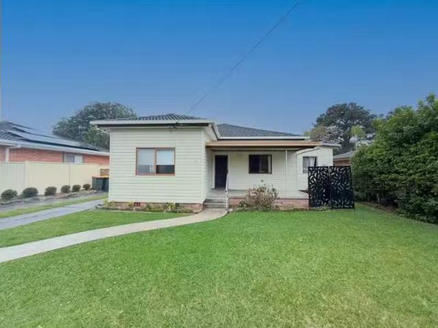 33 Dirrigeree Crescent, SAWTELL House for rent Listed by Kim.