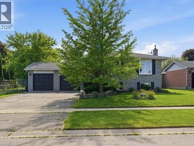33 Edward Avenue, St. George, ON, N0E 1N0 house for sale | Listing ID 40851 | Royal LePage