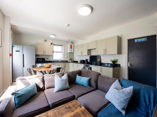 33 Elmsthorpe Avenue, Nottingham NG7, 5 bed property to rent, £689 pppm | PrimeLocation
