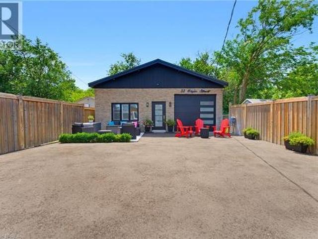 33 Elgin Street, Brantford, ON, N3R 1E5 house for sale | Listing ID 40850 | Royal LePage