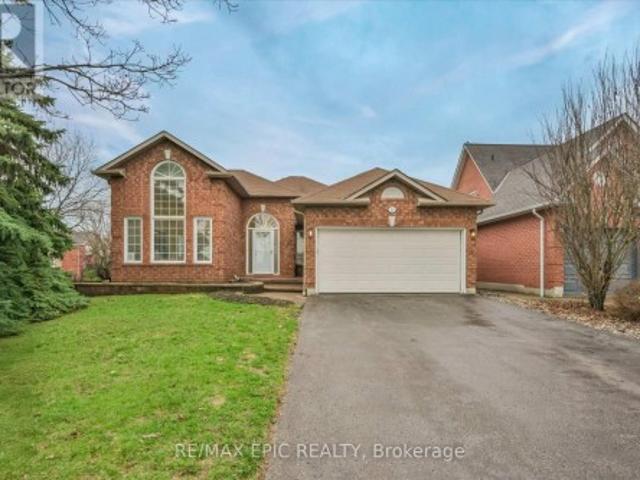 33 Emmett Place, Whitby, ON, L1R 2B4 house for sale | Listing ID E13763 | Royal LePage
