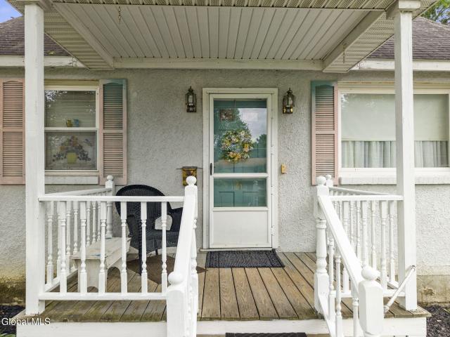33 Evelyn Avenue