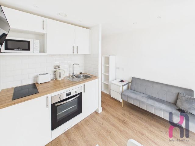 33 Frederick Road, Salford M6, Studio to rent, £925 pcm | PrimeLocation