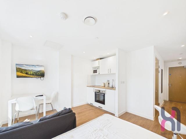 33 Frederick Road, Salford M6, Studio to rent, £925 pcm | PrimeLocation