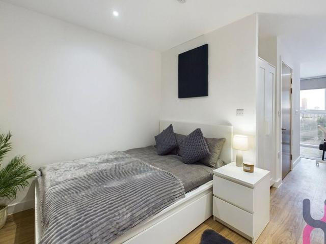 33 Frederick Road, Salford M6, 1 bed flat to rent, £925 pcm | PrimeLocation