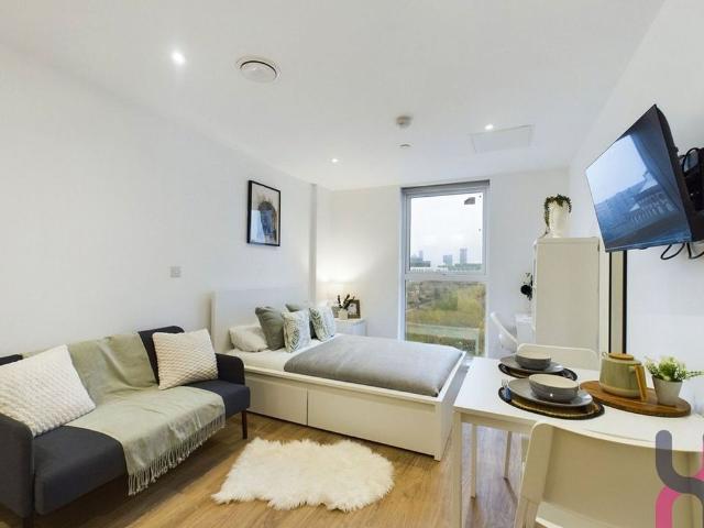 33 Frederick Road, Salford M6, 1 bed flat to rent, £925 pcm | PrimeLocation