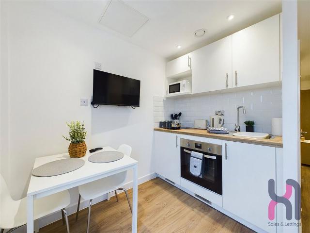 33 Frederick Road, Salford M6, 1 bed flat to rent, £950 pcm | PrimeLocation