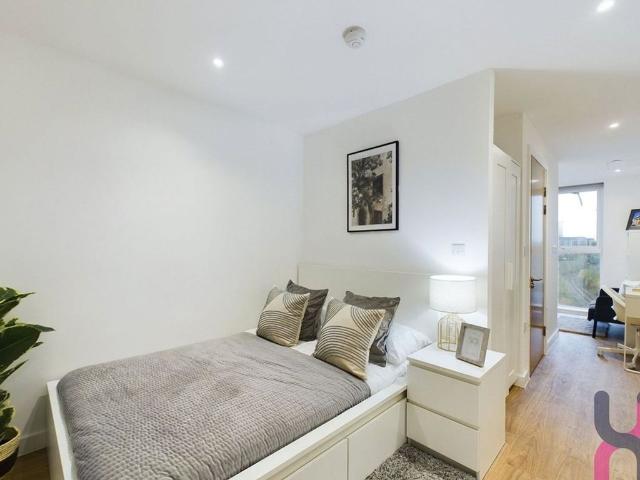 33 Frederick Road, Salford M6, 1 bed flat to rent, £950 pcm | PrimeLocation