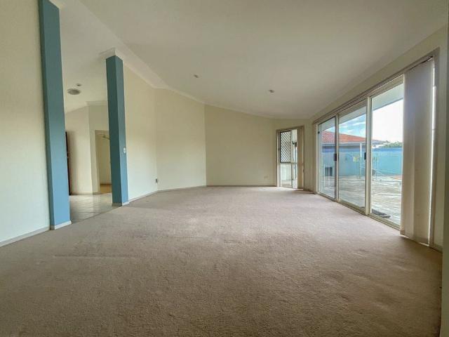 33 Glenwater Crescent, Helensvale, QLD 4212