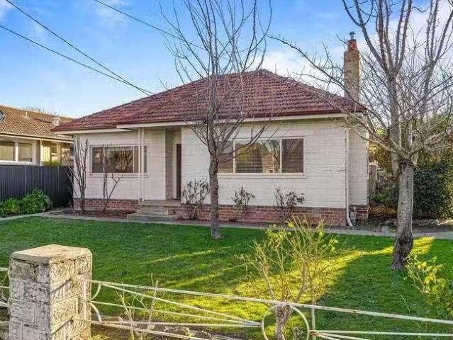 33 Grammar Street, Wendouree, VIC 3355