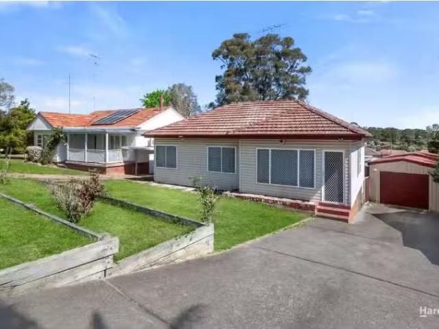 33 Grandview Drive, Campbelltown House for rent Listed by Cam.