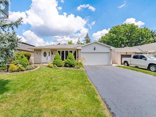 33 Grassmere Crescent, Brampton, ON, L6S 1C9 house for sale | Listing ID W13620 | Royal LePage