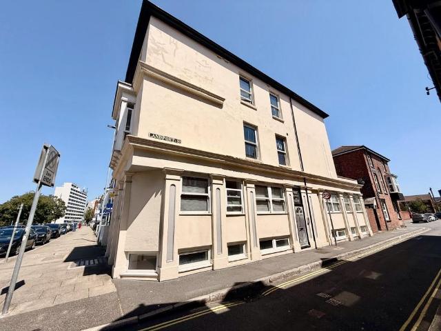 33 Hampshire Terrace, Portsmouth, PO1 2 bed house to rent £1,475 pcm £340 pw