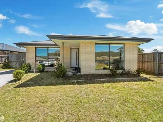33 Holmfield Avenue, Clarendon Vale, TAS 7019