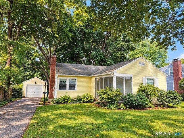 33 Howard Ave, Middletown, CT 06457