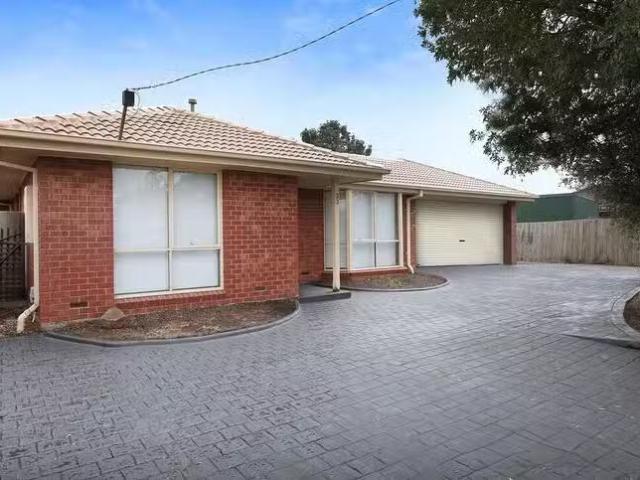 33 Kathleen Crescent, Hoppers Crossing, VIC 3029