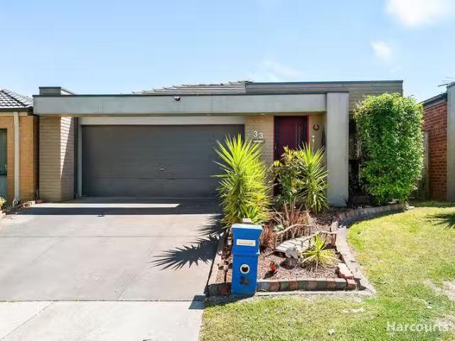 33 Kimberley Grove, Pakenham, VIC 3810 House for Rent