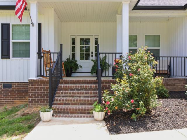 33 King Arthur Dr