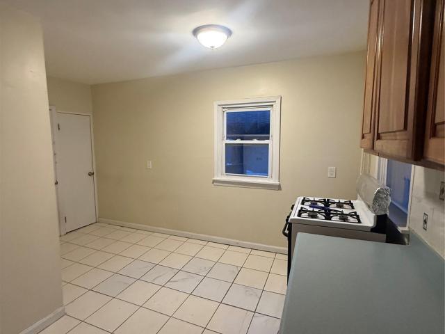 33 Kingston Ave, Unit 1, Floral Park, NY 11001 | MLS #963300
