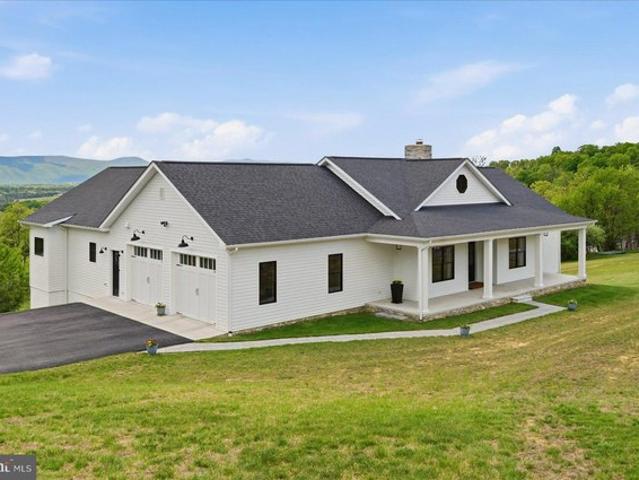 33 Kibo Ct, Maurertown, VA 22644