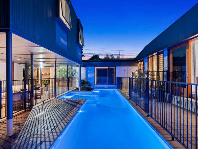 33 Killarney Avenue, MANLY WEST, QLD 4179