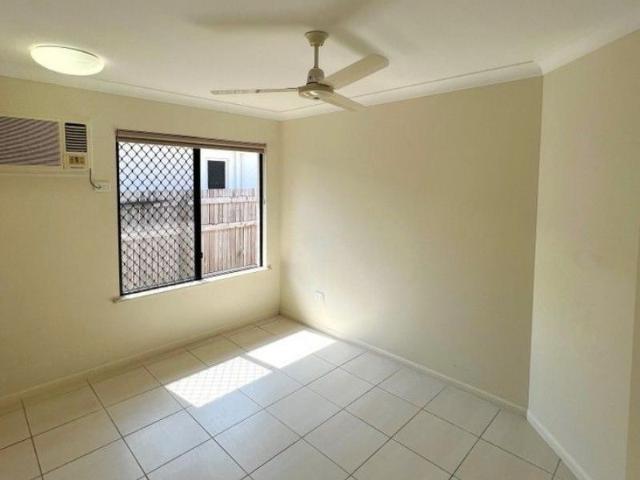 33 Kirrama Ct, Bushland Beach