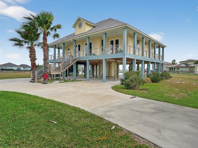 33 Lake Shore Cir, Rockport, TX