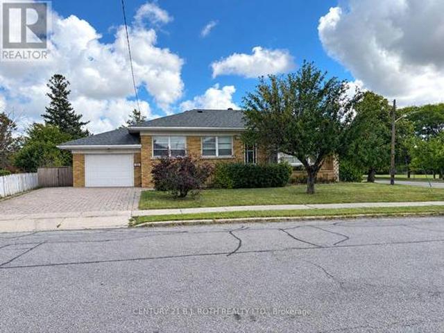 33 Lewiston Road, Toronto, ON, M1P 1X8 house for sale | Listing ID E13820 | Royal LePage