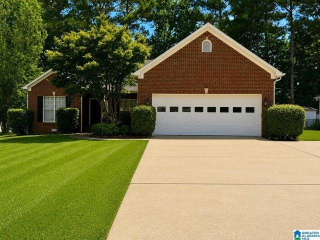 33 Lillian Ln, Anniston, AL 36207