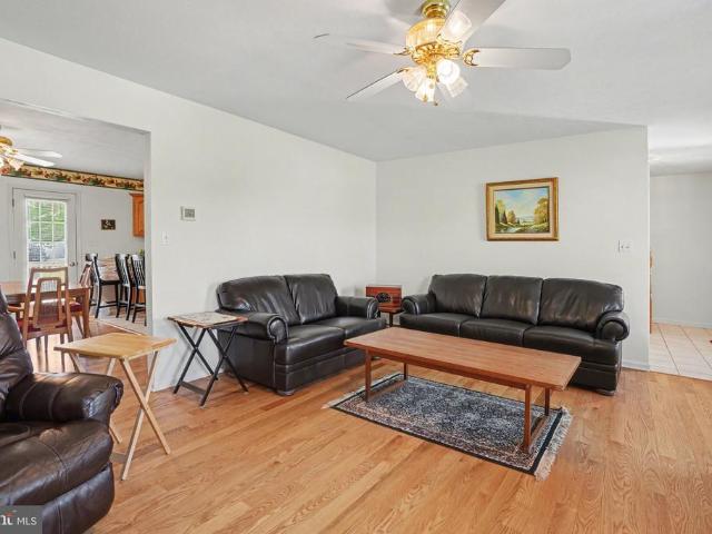 33 Longstreet Drive