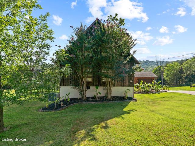 33 Lower Ridgecrest Dr