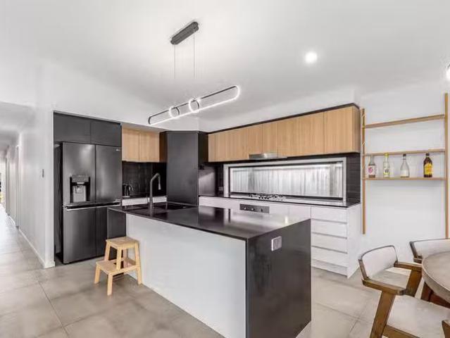 33 Madeleine Street, Nirimba, QLD 4551