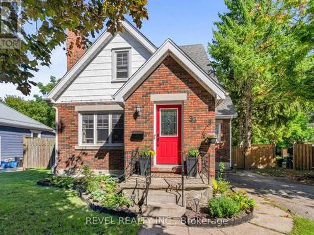 33 Middleton Street, Cambridge, ON, N1S 2R2 house for sale | Listing ID X13838 | Royal LePage