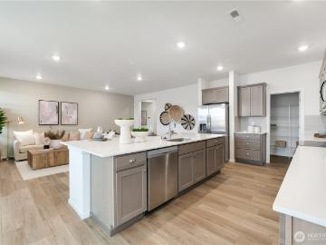33 Moonshadow Lane