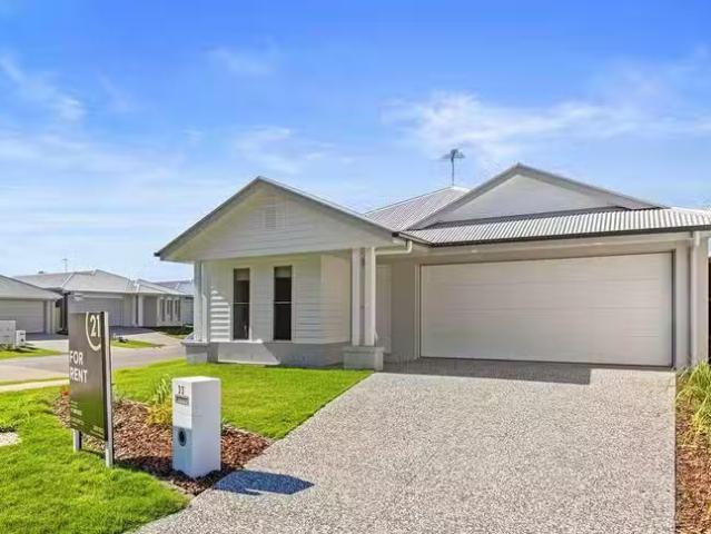 33 Moreton Parade, Morayfield, QLD 4506