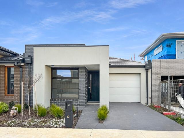 33 Morningside Circuit