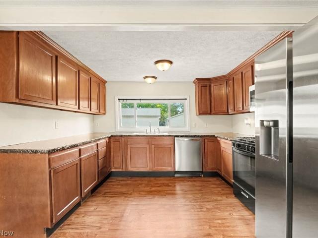 33 N Poplar Street